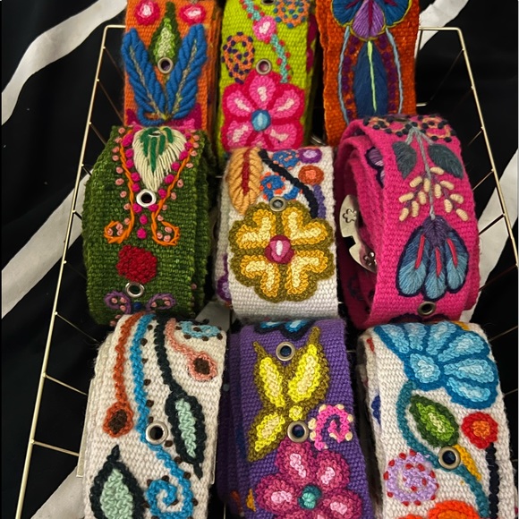 Peruvian Hand embroidered colorful alpaca floral belts - Picture 7 of 7
